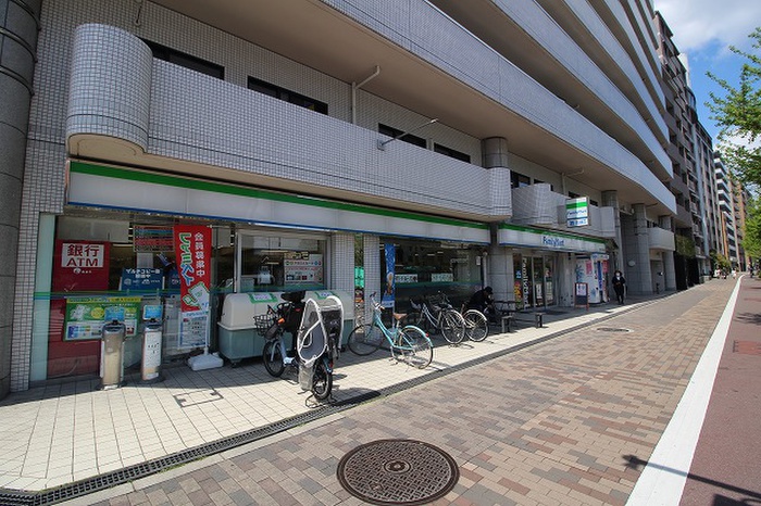 コンビニ　ファミリーマート堀川中立売（コンビニ）まで110m