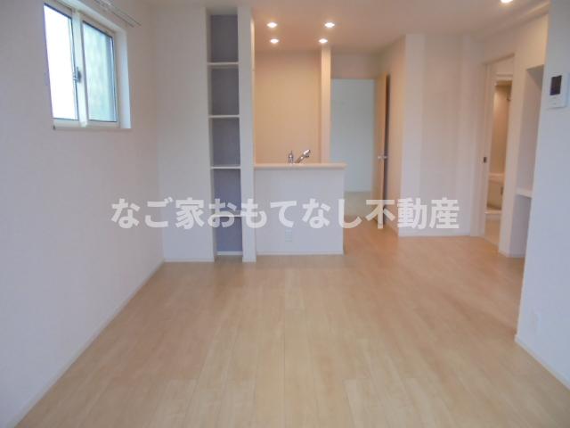 居室・リビング　セント・レジーナ　セントレジーナ　お問合せはなご家おもてなし