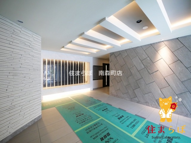 エントランス　「暮らしの設計図は、ここから始まります。」