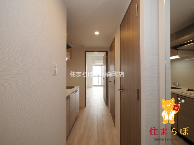 玄関　「気になったら、LINEで気軽に相談できますよ。」