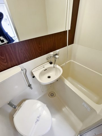 トイレ　「b’CASA鶴ヶ島若葉re-born」