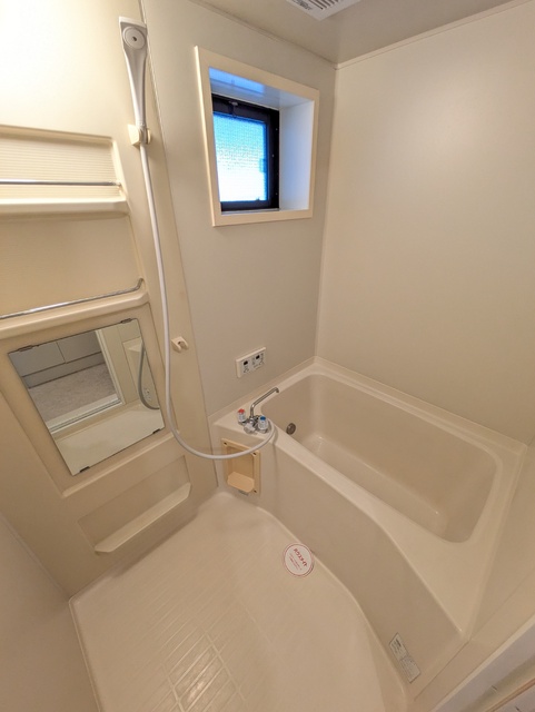 バス・シャワールーム　★★お風呂は嬉しい追焚機能付きです♪★★