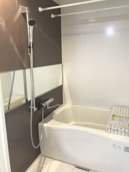 バス・シャワールーム　※別部屋の写真です