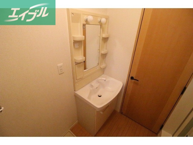 洗面設備　洗面台広い