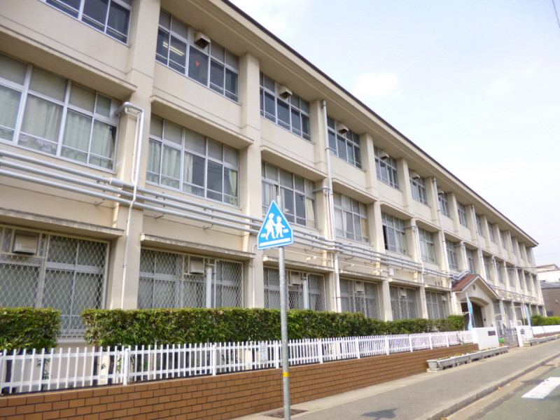 中学校　兵庫中学校（中学校）まで474m