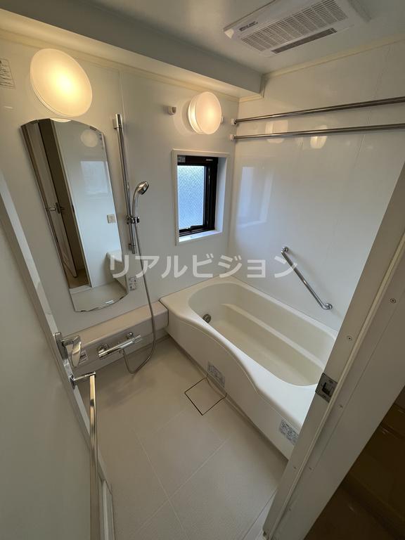 バス・シャワールーム　別号室の参考写真です。