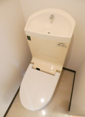 トイレ　別号室の参考写真です。