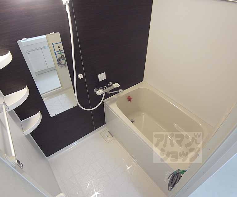 バス・シャワールーム　カラーパネルでスッキリ！