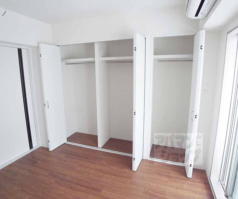 収納　壁一面収納で、収納力有り！