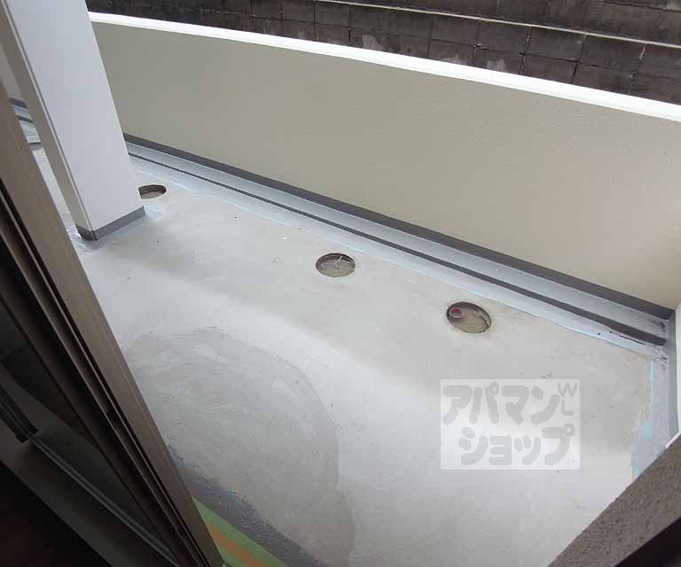 バルコニー　１階のテラス。