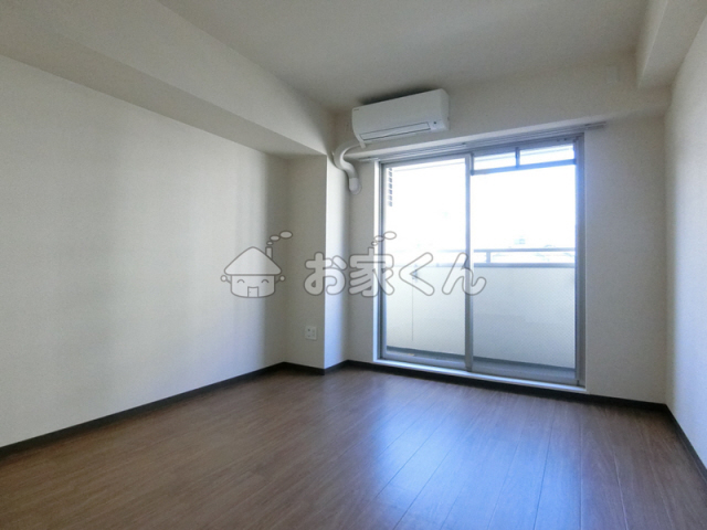 居室・リビング　室内