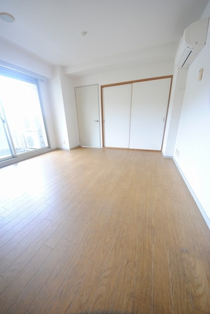 居室・リビング　写真は３０３号室