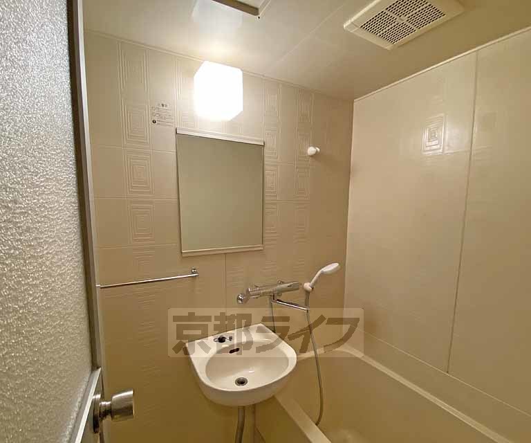 洗面設備　浴室内の洗面です。