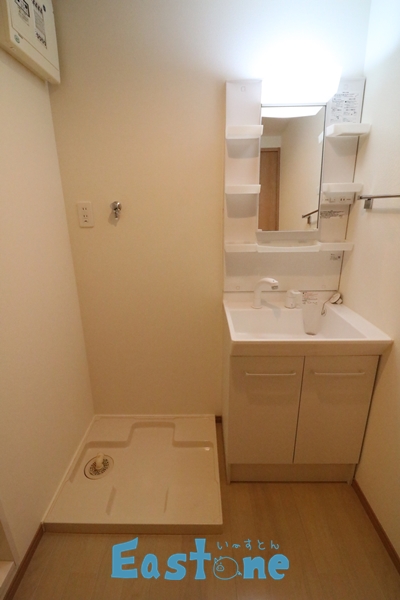 洗面設備　広々洗面脱衣所