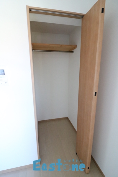 収納　ハンガーパイプ付の収納