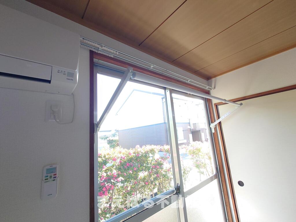 その他設備　室内物干し付き