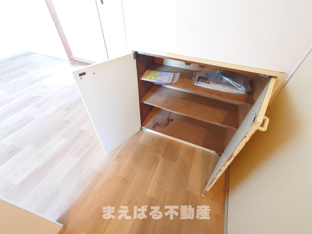 玄関　シューズボックス