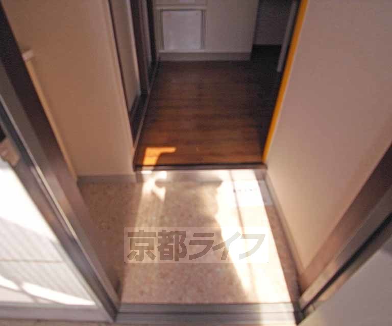 玄関　玄関踏み込み部分です。