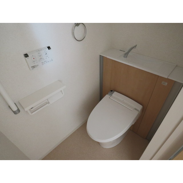 トイレ　※同型別部屋画像使用中