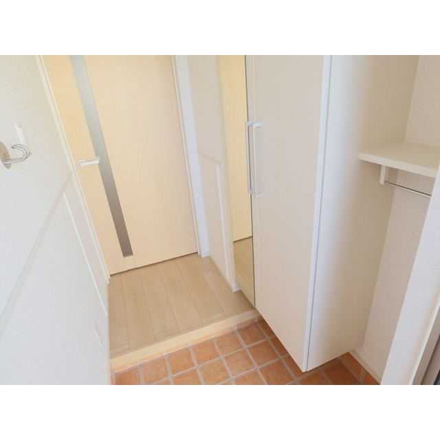 玄関　※同型別部屋画像使用中