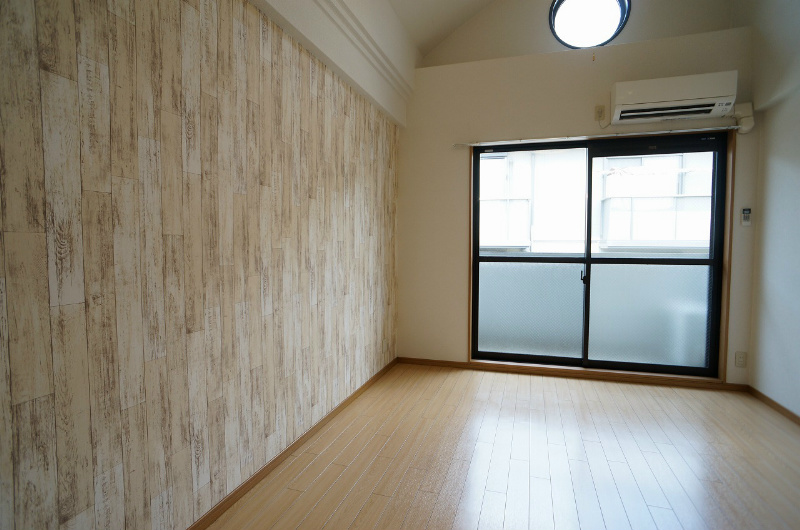 その他部屋・スペース　おしゃれなアクセントクロス採用