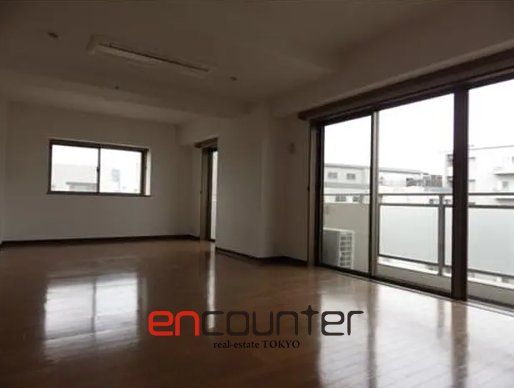 居室・リビング　※同マンション別室参考写真