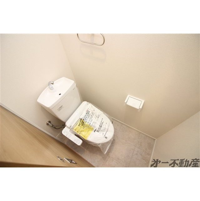 トイレ　温水洗浄便座