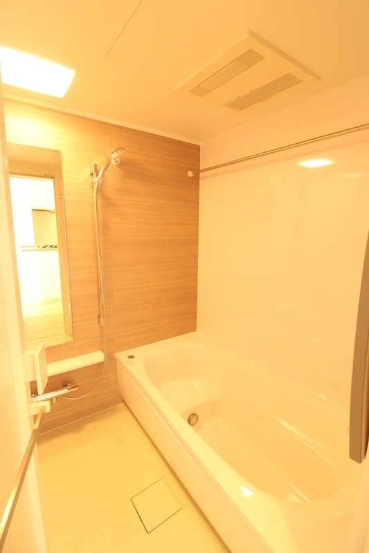 バス・シャワールーム　※反転タイプのお写真です