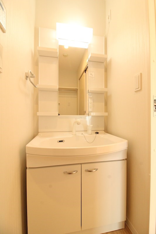 洗面設備　※反転タイプのお写真です