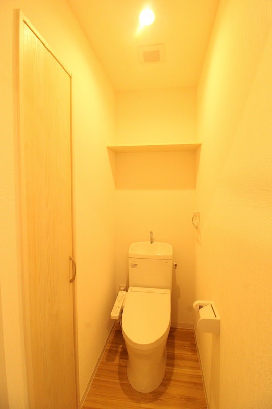 トイレ　※反転タイプのお写真です