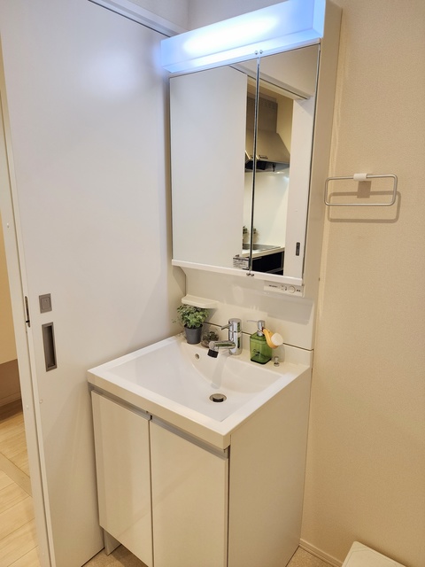 洗面設備　★独立洗面台・室内洗濯機置き場★