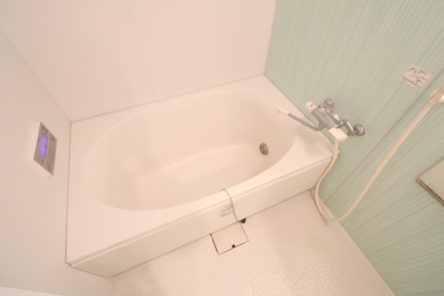 バス・シャワールーム　追い焚き浴室乾燥機付き