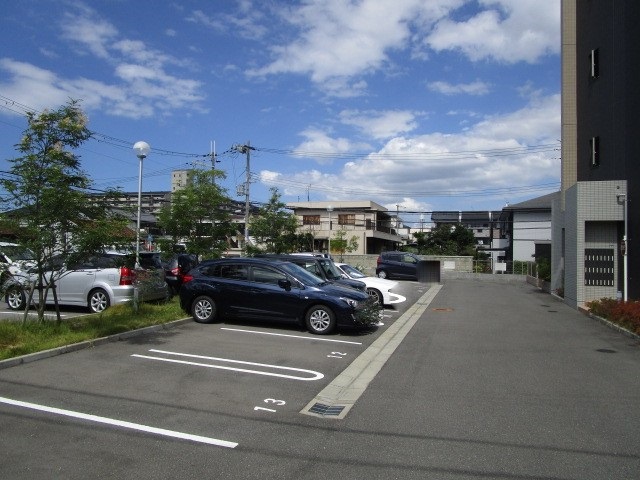 駐車場　駐車場