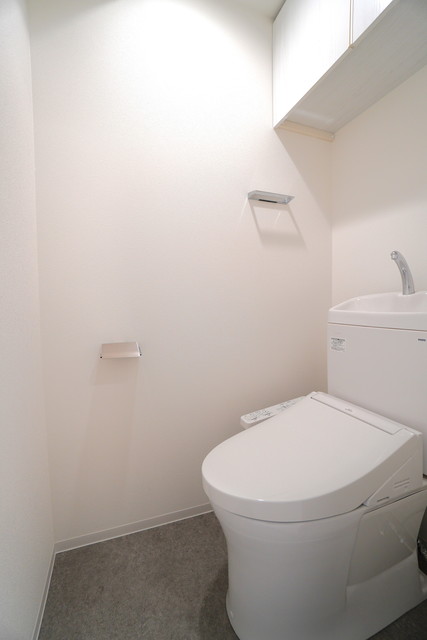 トイレ　※写真は同タイプ住戸です。