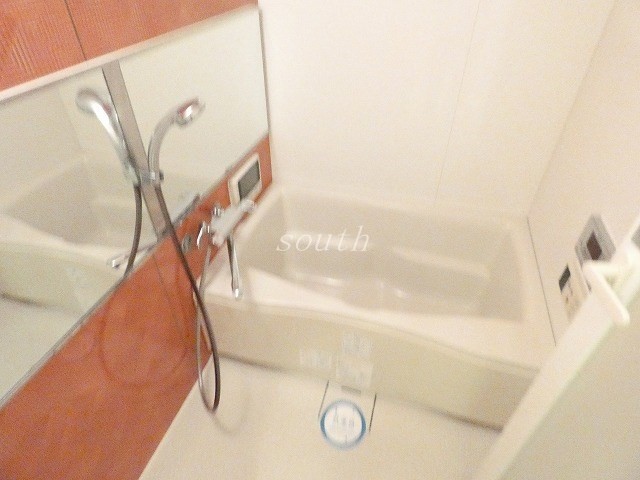 バス・シャワールーム　浴室乾燥機付きのお風呂