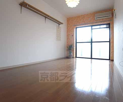 居室・リビング　お部屋によってクロスなど異なります（モデルルーム仕様の...