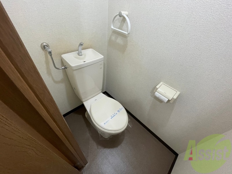 トイレ　こちらはトイレです。清潔感があり、安心して使用できます。