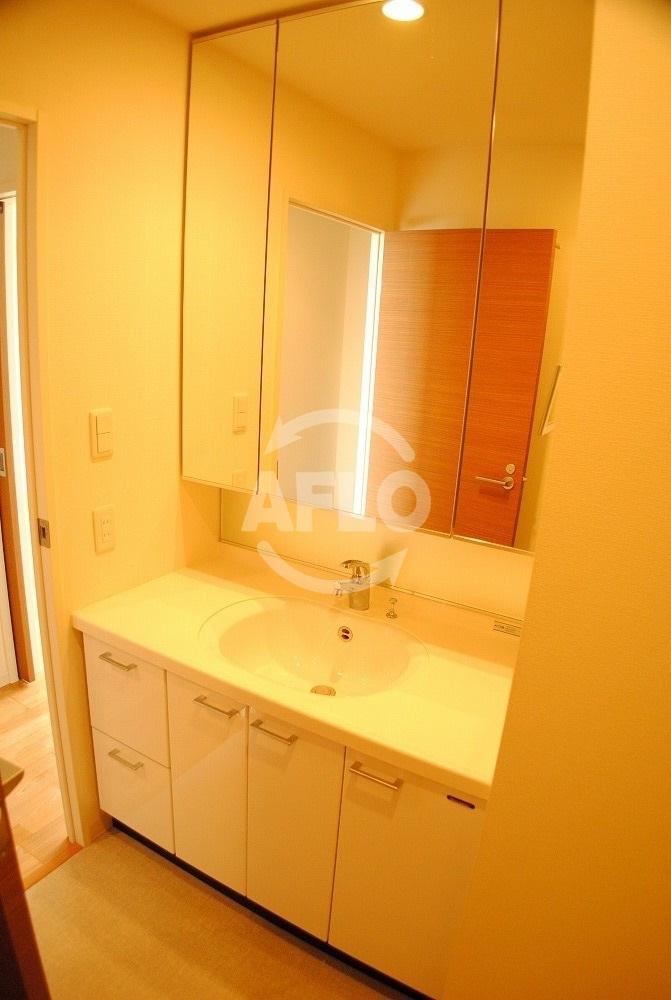 洗面設備　アーデンタワー福島ウエスト　洗面脱衣所