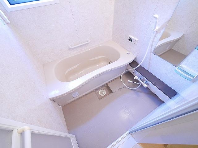 バス・シャワールーム　お風呂で日々の疲れを落としましょう