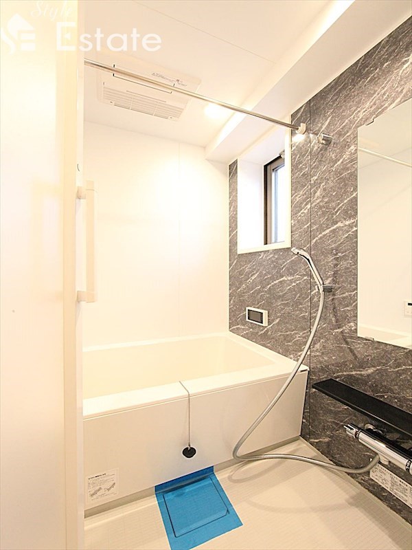 バス・シャワールーム　バスルーム