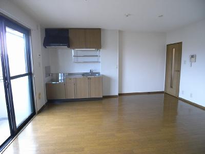 居室・リビング　家具の配置などでいろいろ楽しめそうなリビング