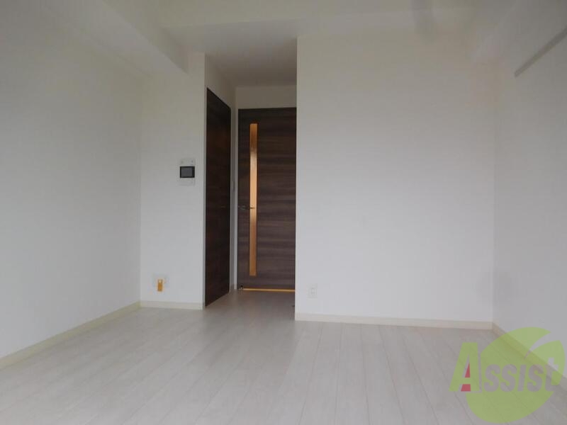 居室・リビング　ほぼ真四角で使いやすいお部屋ですよ。