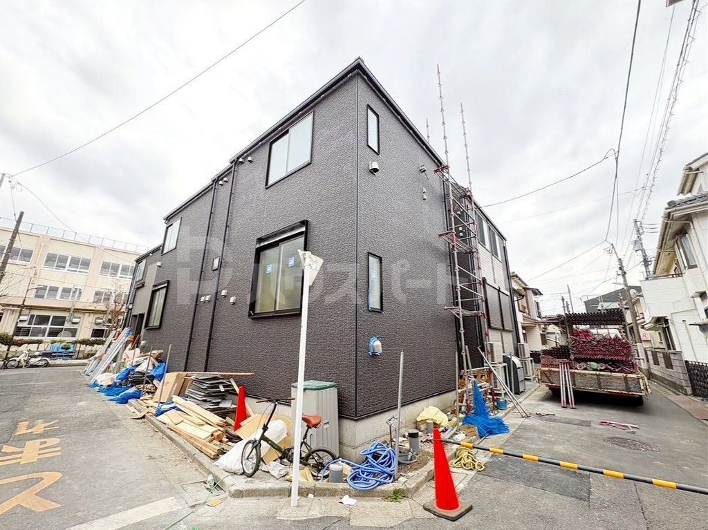 建物外観　駐車場