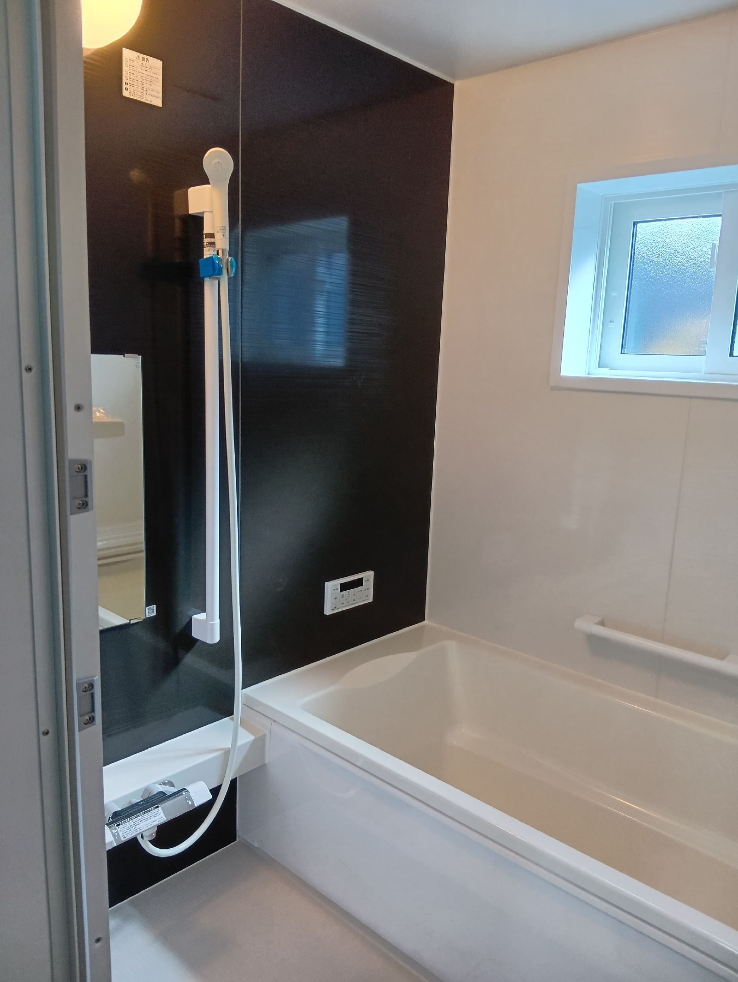 バス・シャワールーム　広々１坪のユニットバス