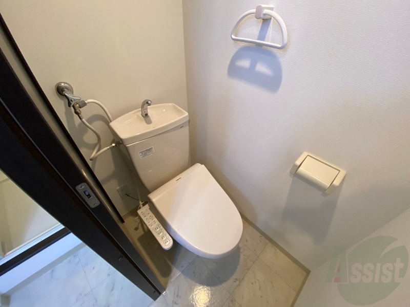 トイレ　ウォシュレット機能がついたトイレ。安心して使用できますね。