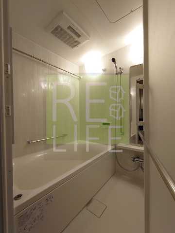 バス・シャワールーム　別部屋の画像になります。