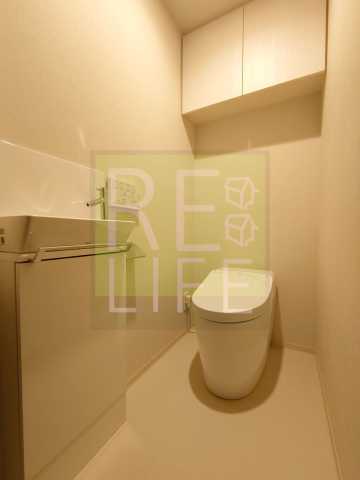 トイレ　別部屋の画像になります。