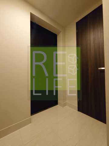 玄関　別部屋の画像になります。