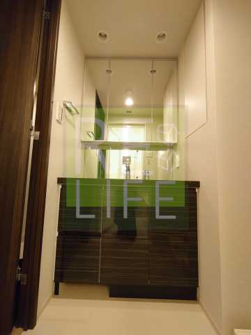 洗面設備　別部屋の画像になります。