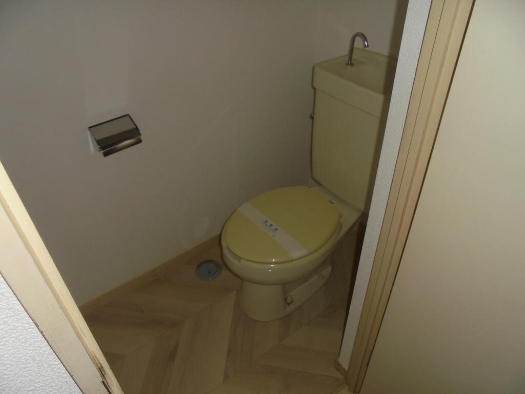 エステートピアヤマネのトイレ写真